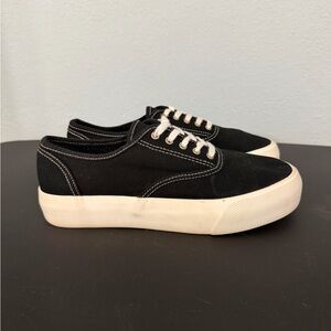 Magellan outdoor black and white sneakers platform timeless design